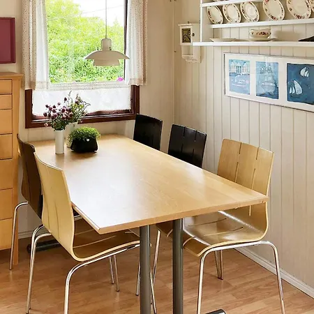Holiday home Two-bedroom In 22