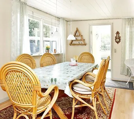 Casa vacanze Two-bedroom Holiday In 22