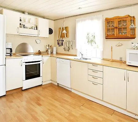 Casa vacanze Two-bedroom Holiday In 22 *